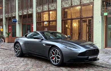 Aston Martin DB11